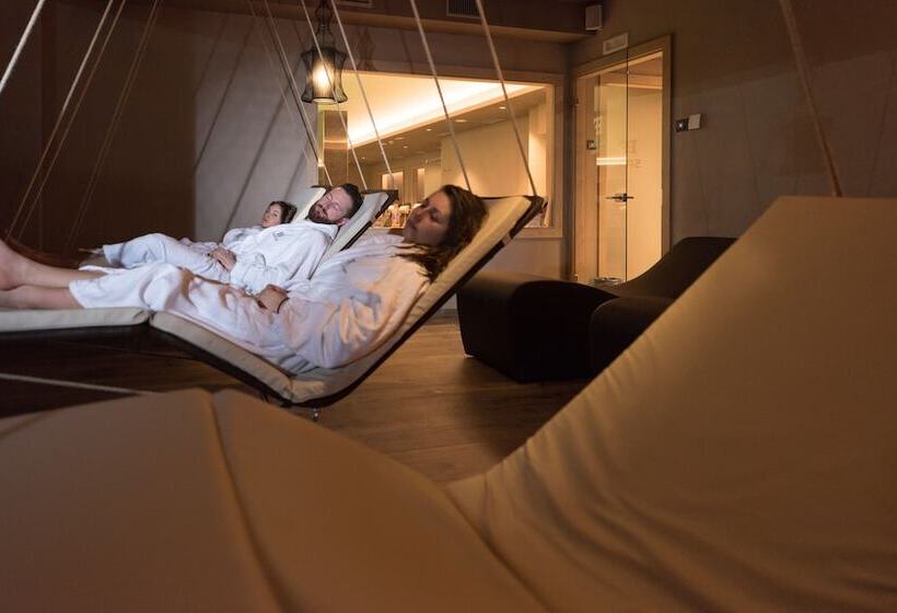 فندق Francesin Active