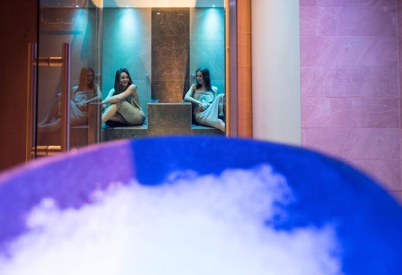 فندق Francesin Active