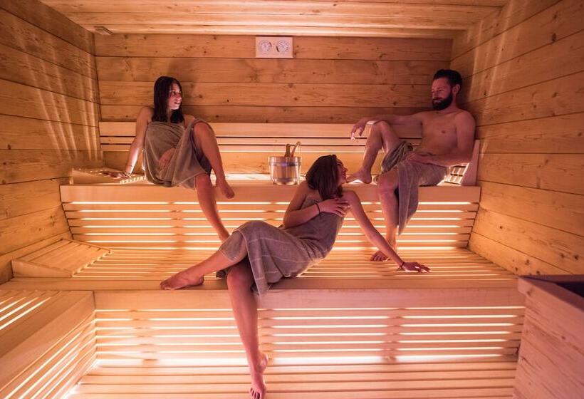 فندق Francesin Active