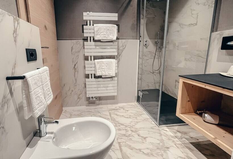 فندق Francesin Active