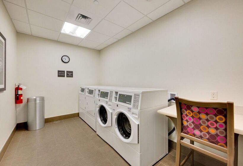 Отель Hilton Garden Inn North Houston Spring