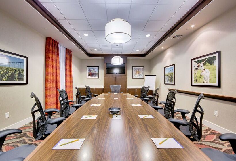 Отель Hilton Garden Inn North Houston Spring