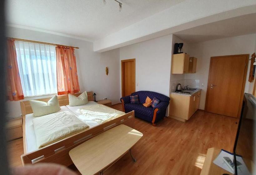 Отель Landgasthof Mayerhofer