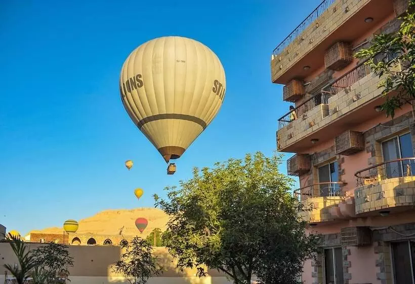 هتل New Memnon
