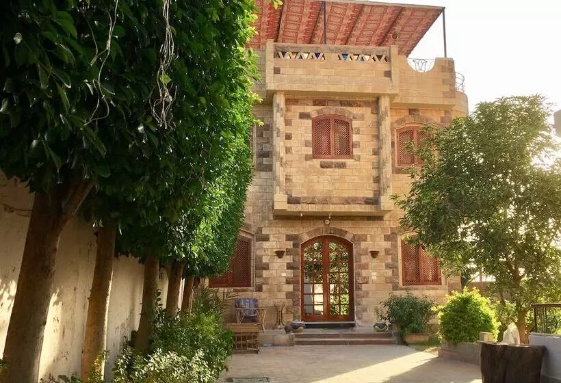 هتل New Memnon
