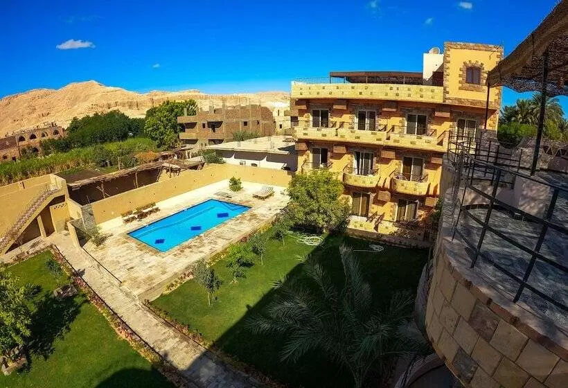 هتل New Memnon