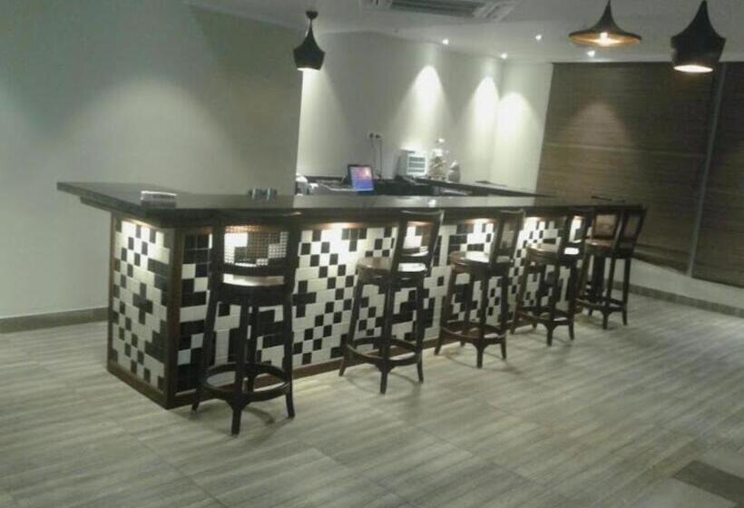 בית מלון כפרי Rainbow