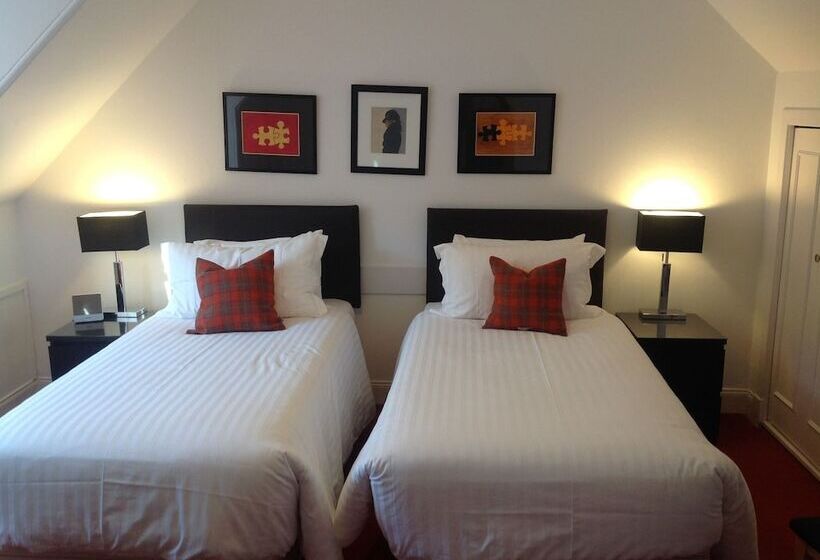 ホテル The Golden Larches