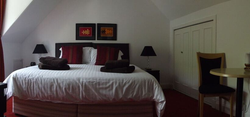 ホテル The Golden Larches