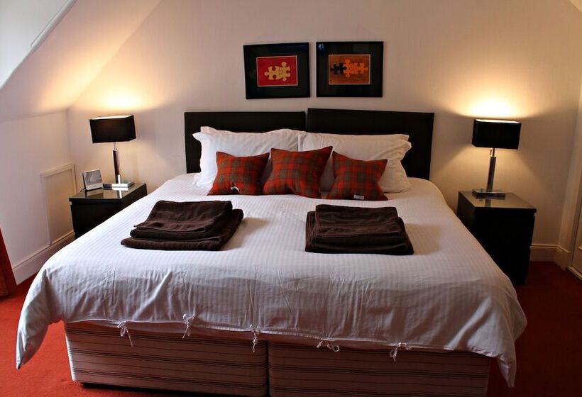 ホテル The Golden Larches