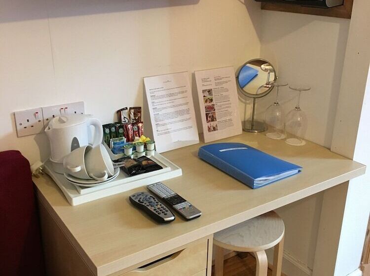 ホテル The Golden Larches