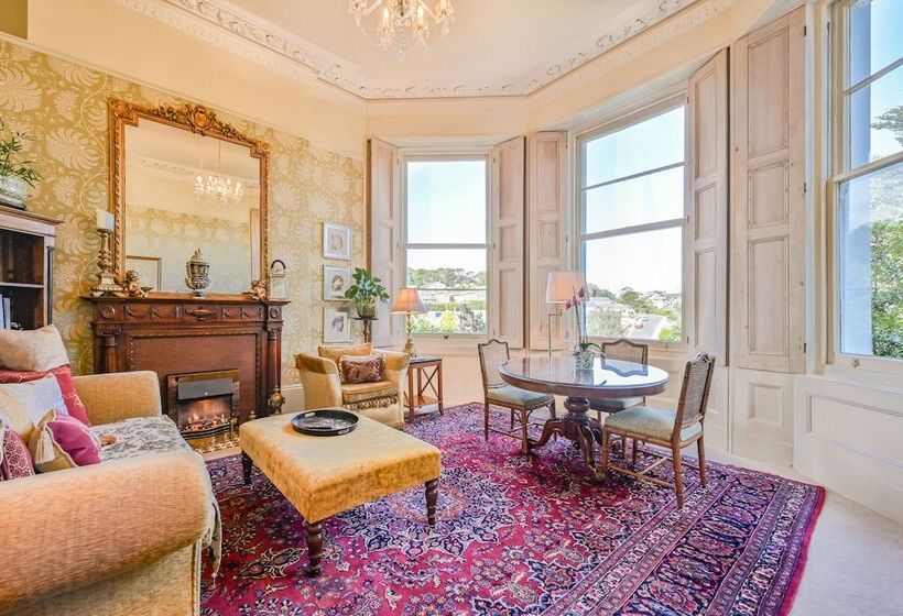 Muntham Luxury Holiday Apartments