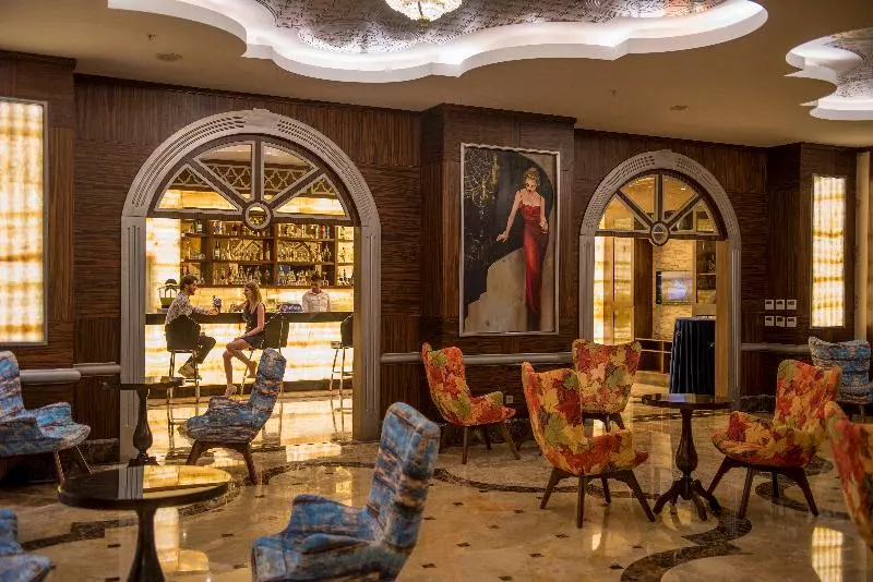 Oz Hotels Sui