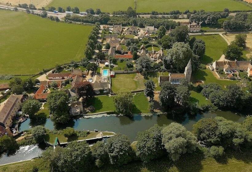 River Nene Cottages