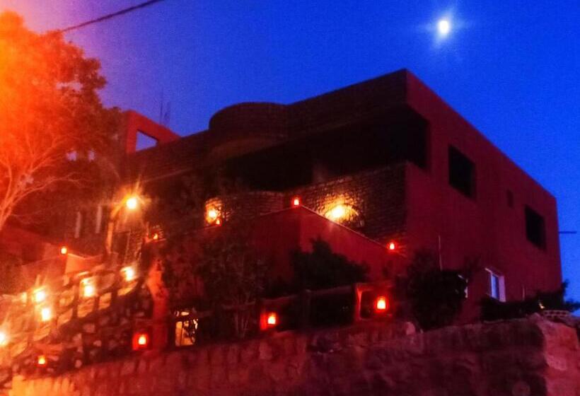 تختخواب و صبحانه Petra Desert Dream