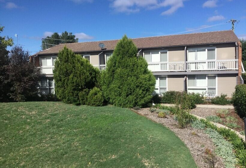 Bathurst Studio Apartments