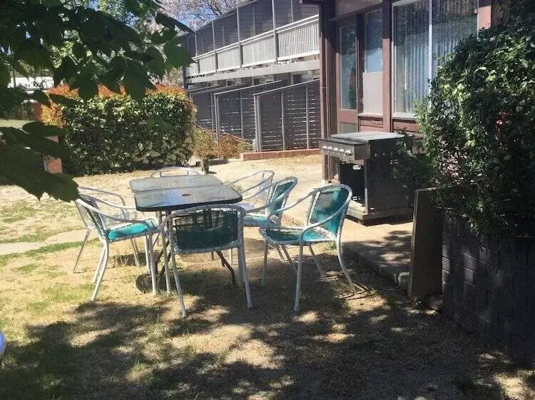 Bathurst Studio Apartments