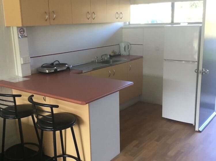 Bathurst Studio Apartments