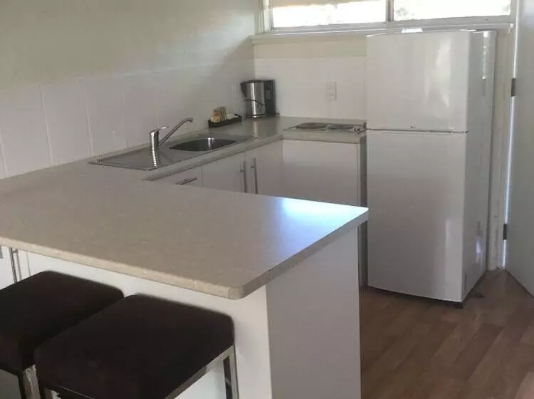 Bathurst Studio Apartments