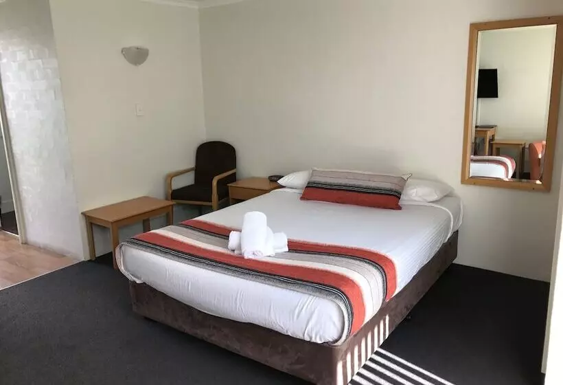 Bathurst Studio Apartments