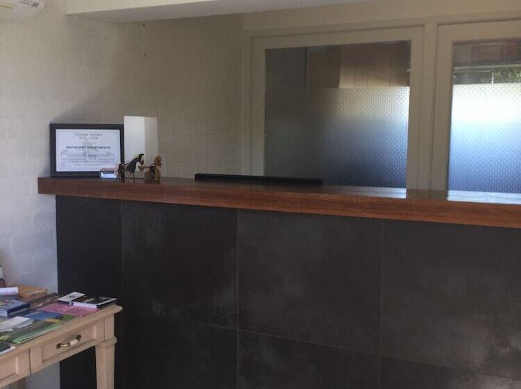 Bathurst Studio Apartments