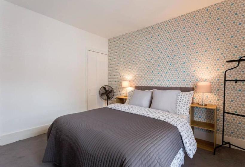 Ashton House   Stylish 2 Bedroom House, Close To Luton Town Center & Airport