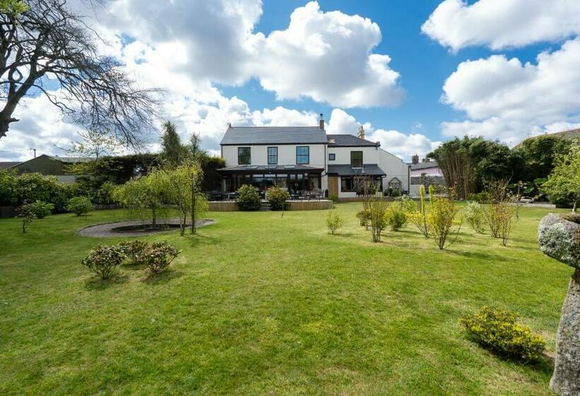 Bed and Breakfast The Cedars