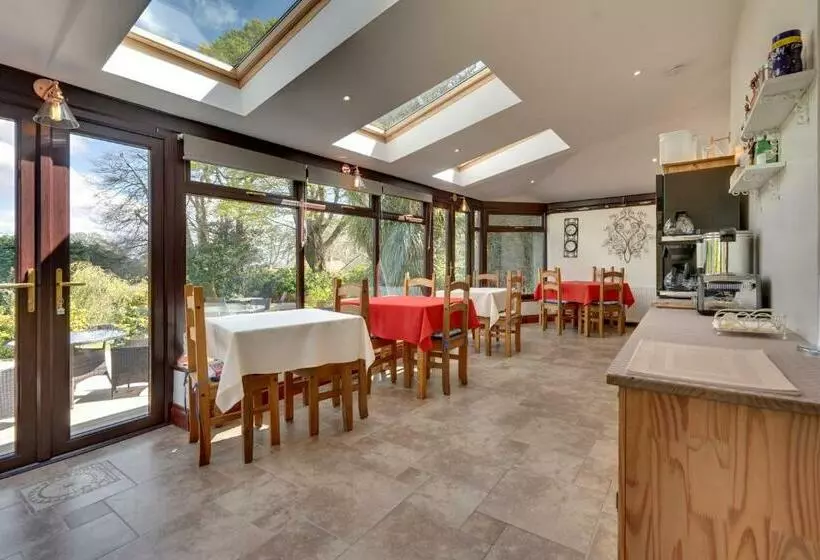 Bed and Breakfast The Cedars