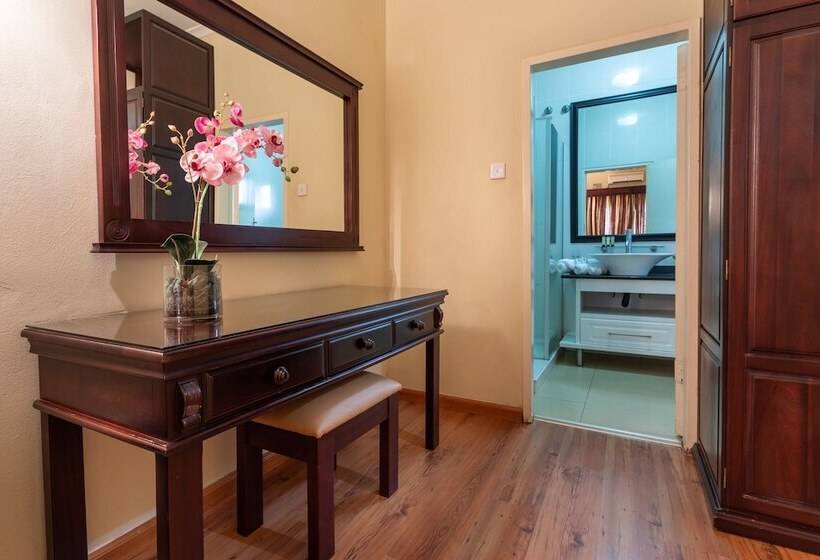 Fallsway Apartments Burley Court