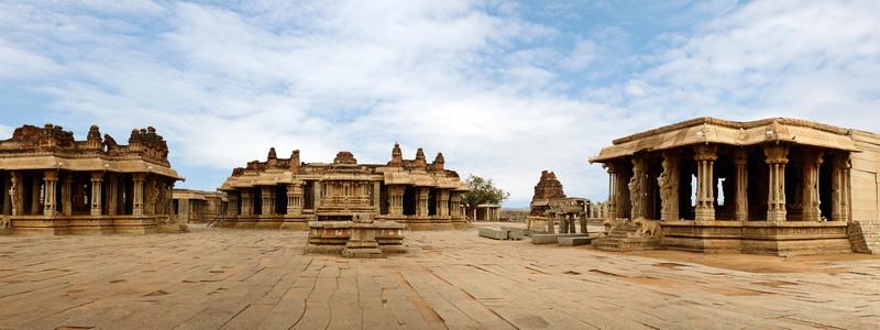 בית מלון כפרי Clarks Inn Hampi