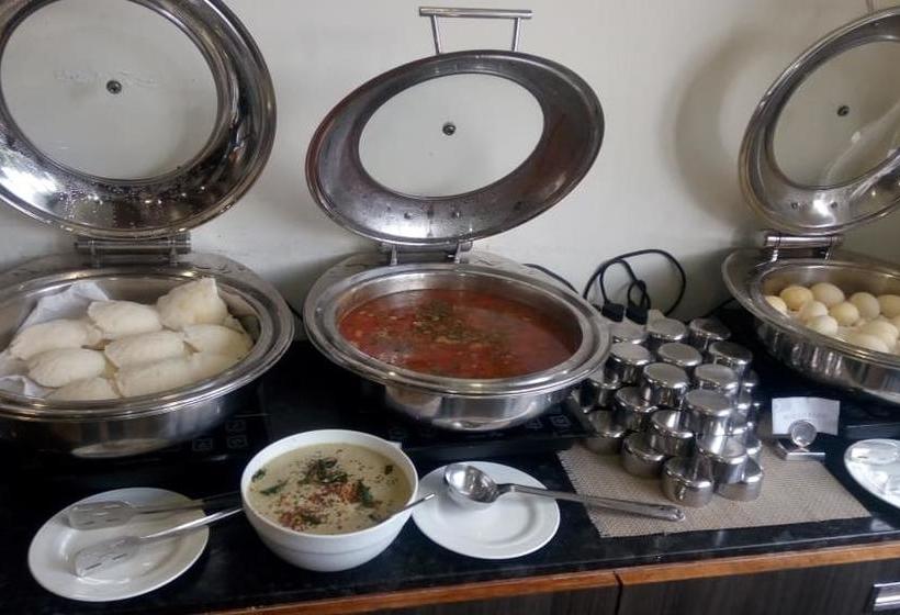 בית מלון כפרי Clarks Inn Hampi