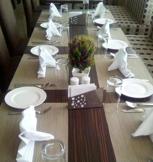 בית מלון כפרי Clarks Inn Hampi