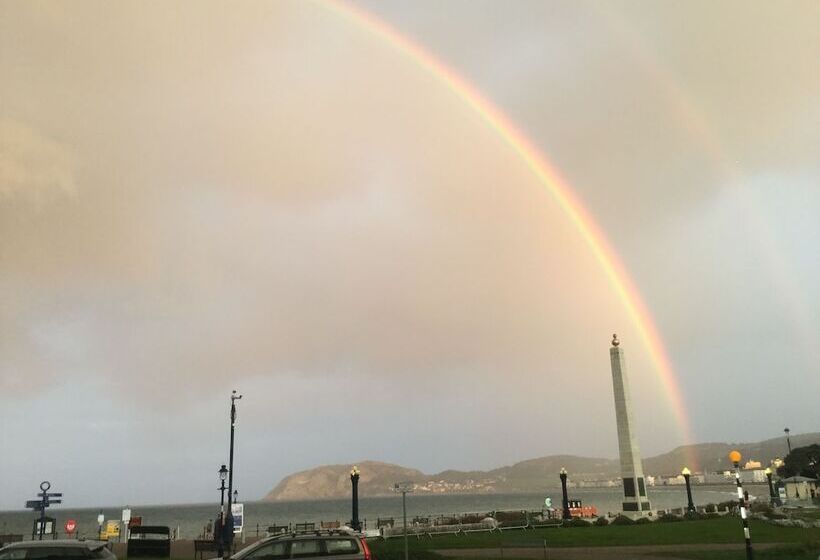 בית מלון כפרי Hen Dy