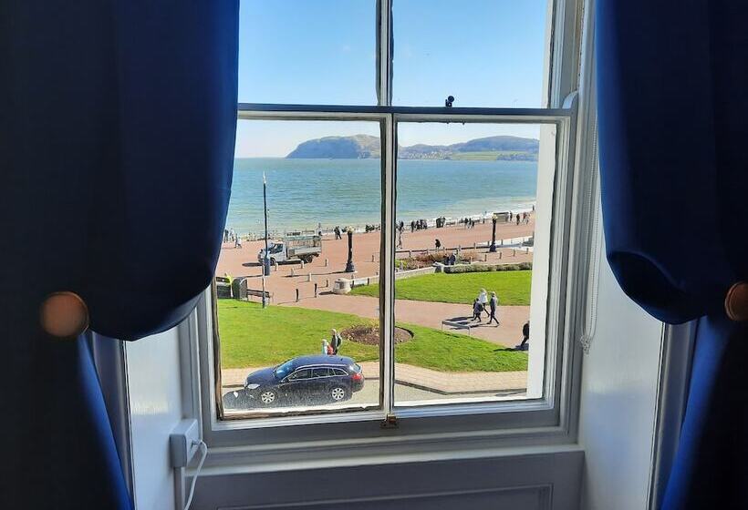 בית מלון כפרי Hen Dy