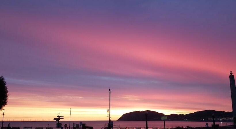 בית מלון כפרי Hen Dy