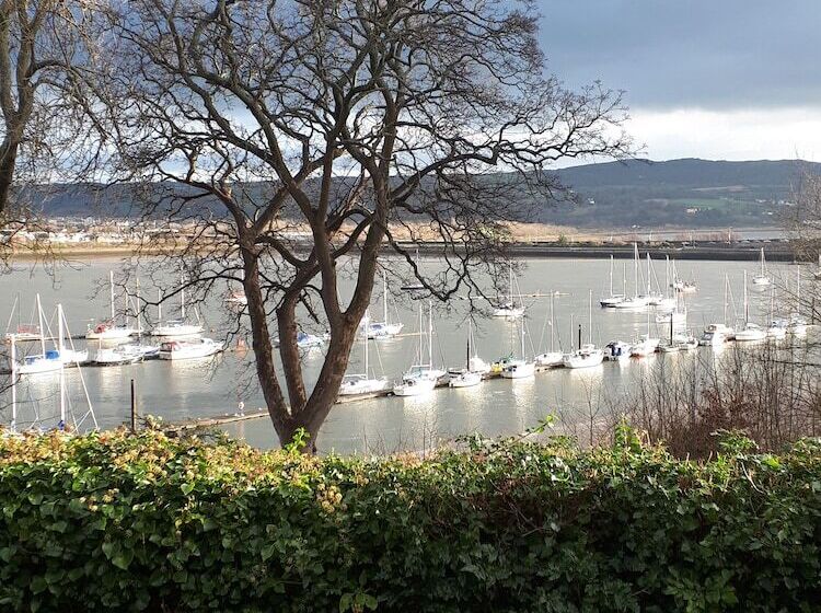 בית מלון כפרי Hen Dy