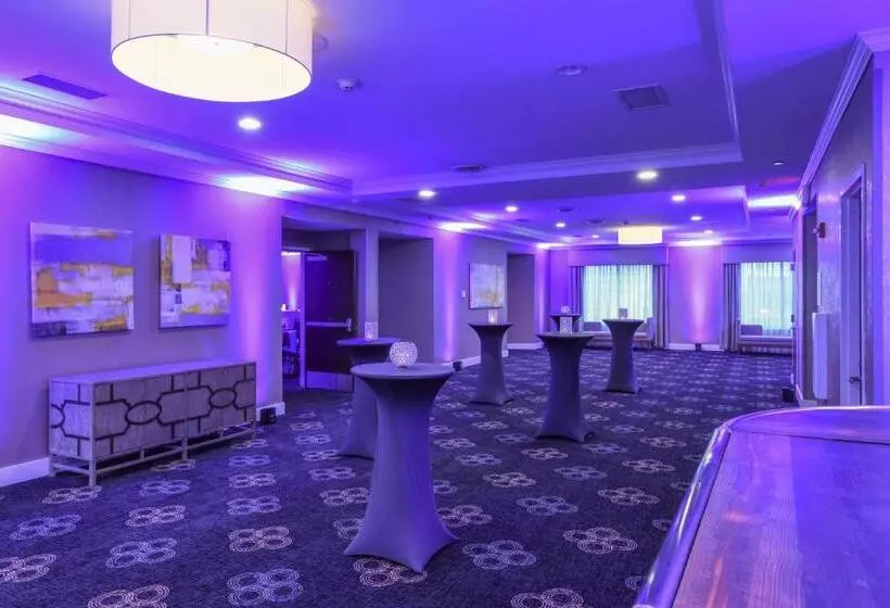 ホテル Voco The Clair Cincinnati Downtown, An Ihg