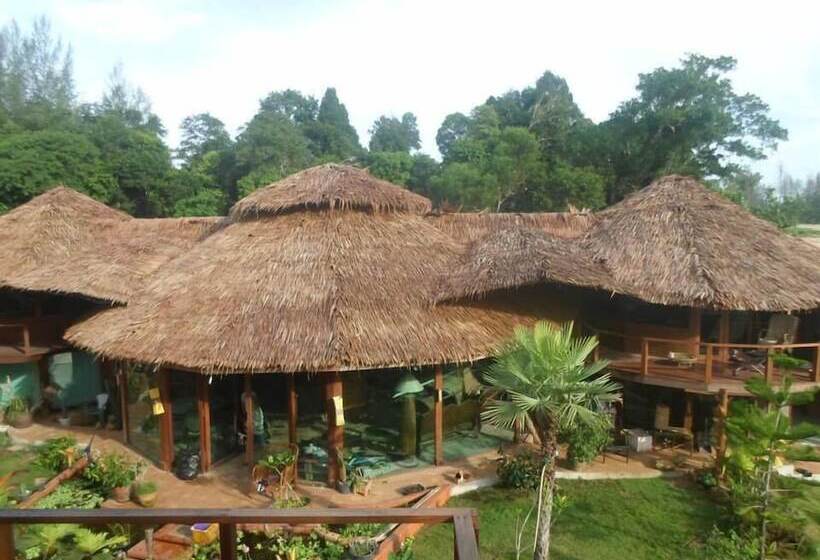 Отель Relax Eco Life Center   Khao Lak