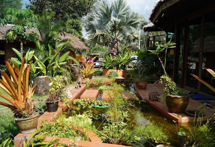 호텔 Relax Eco Life Center   Khao Lak