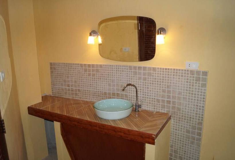 酒店 Relax Eco Life Center Khao Lak