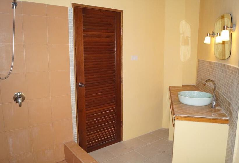 酒店 Relax Eco Life Center Khao Lak