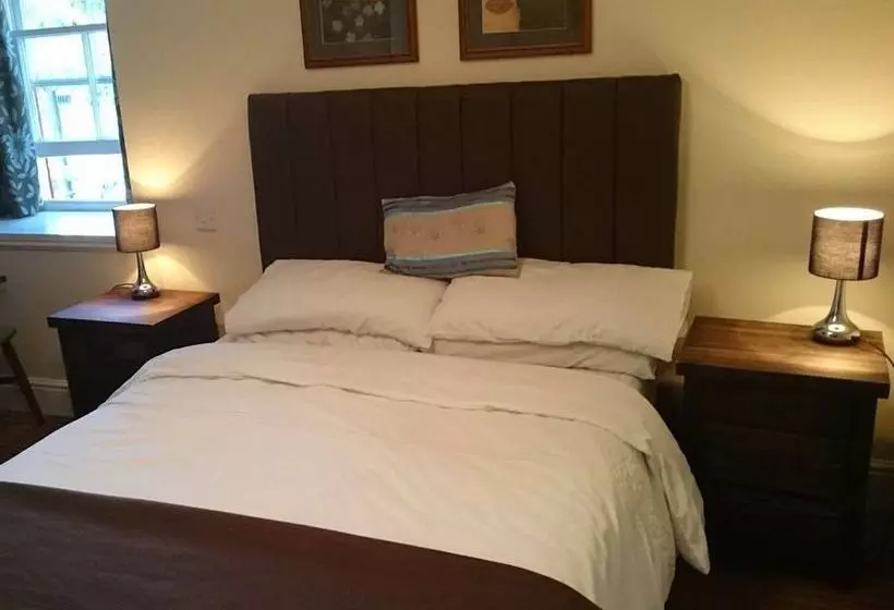 ホテル The Red Lion Faringdon