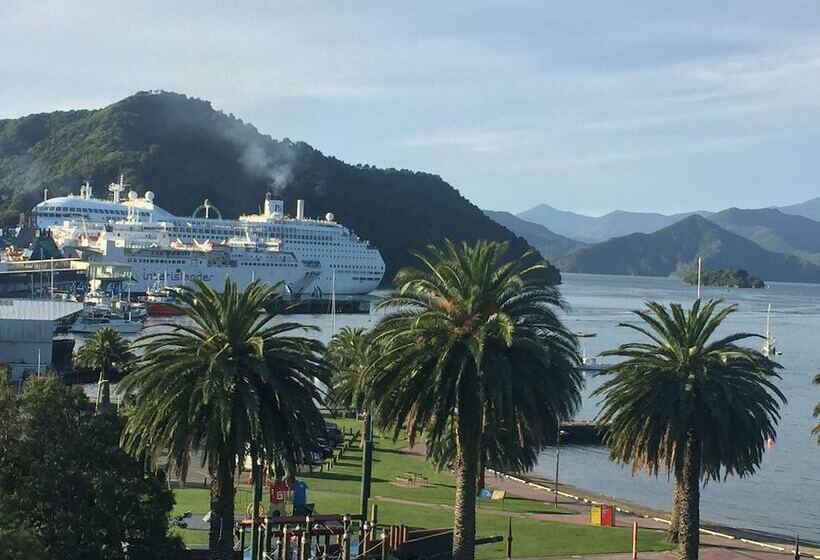 Luxury Waterfront Apartments Picton