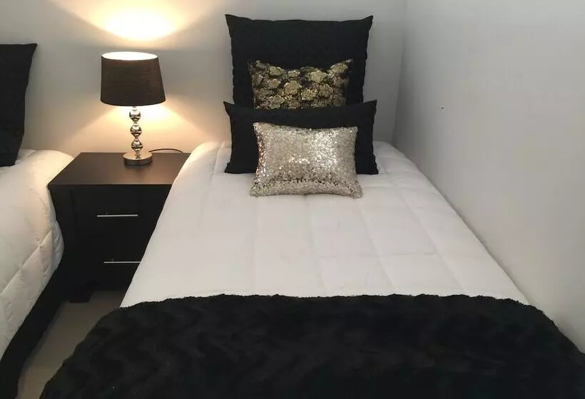Luxury Waterfront Apartments Picton