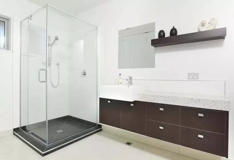 Luxury Waterfront Apartments Picton