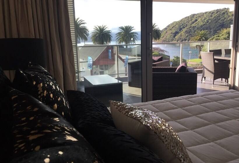 Luxury Waterfront Apartments Picton
