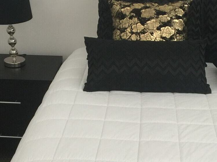 Luxury Waterfront Apartments Picton