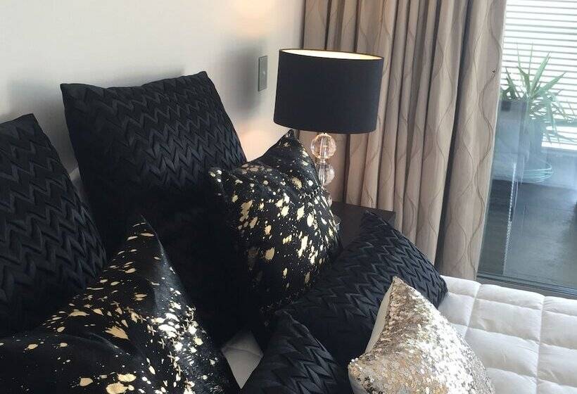 Luxury Waterfront Apartments Picton