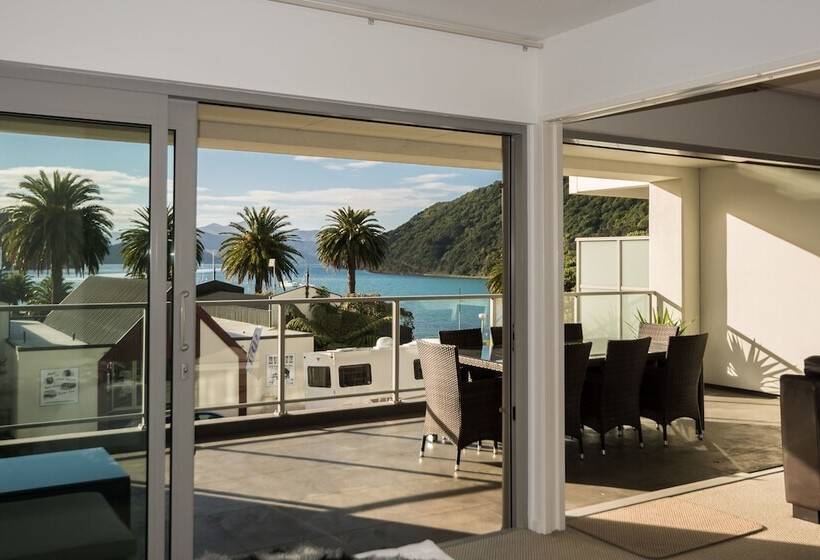 Luxury Waterfront Apartments Picton