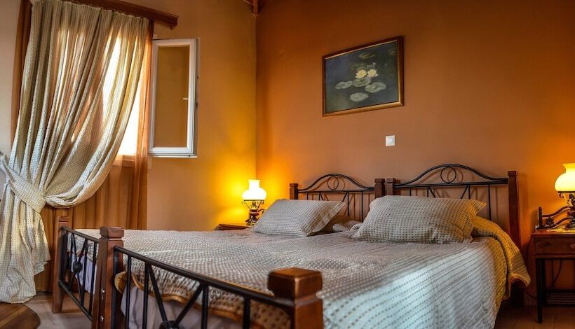 Mainades Maisonettes And Studios